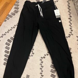 New with tags! Vuori Miles jogger, small